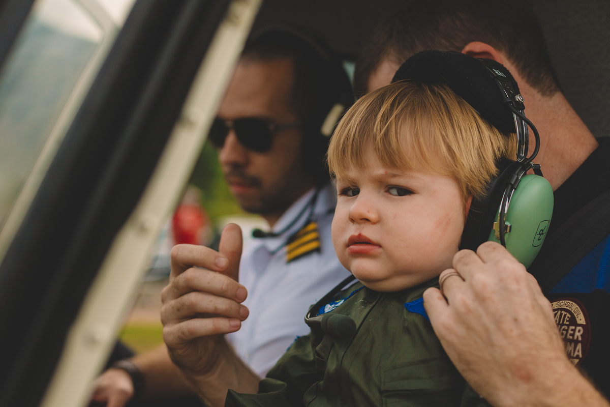 Joaquim olhando desconfiado