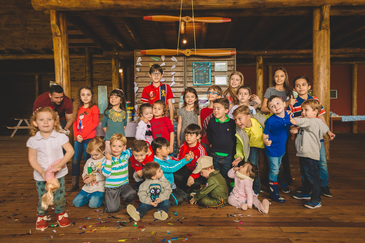 todos as crianças do aniversário