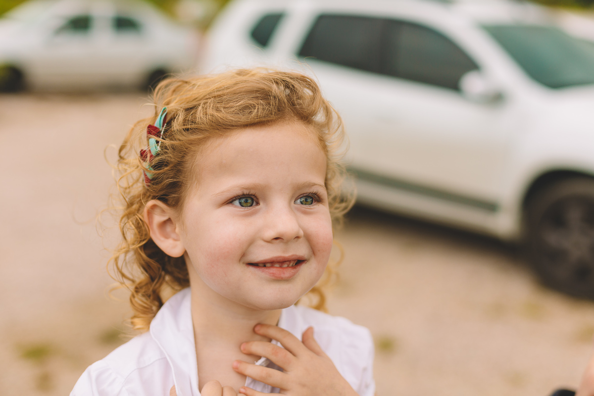 menina linda sorrindo