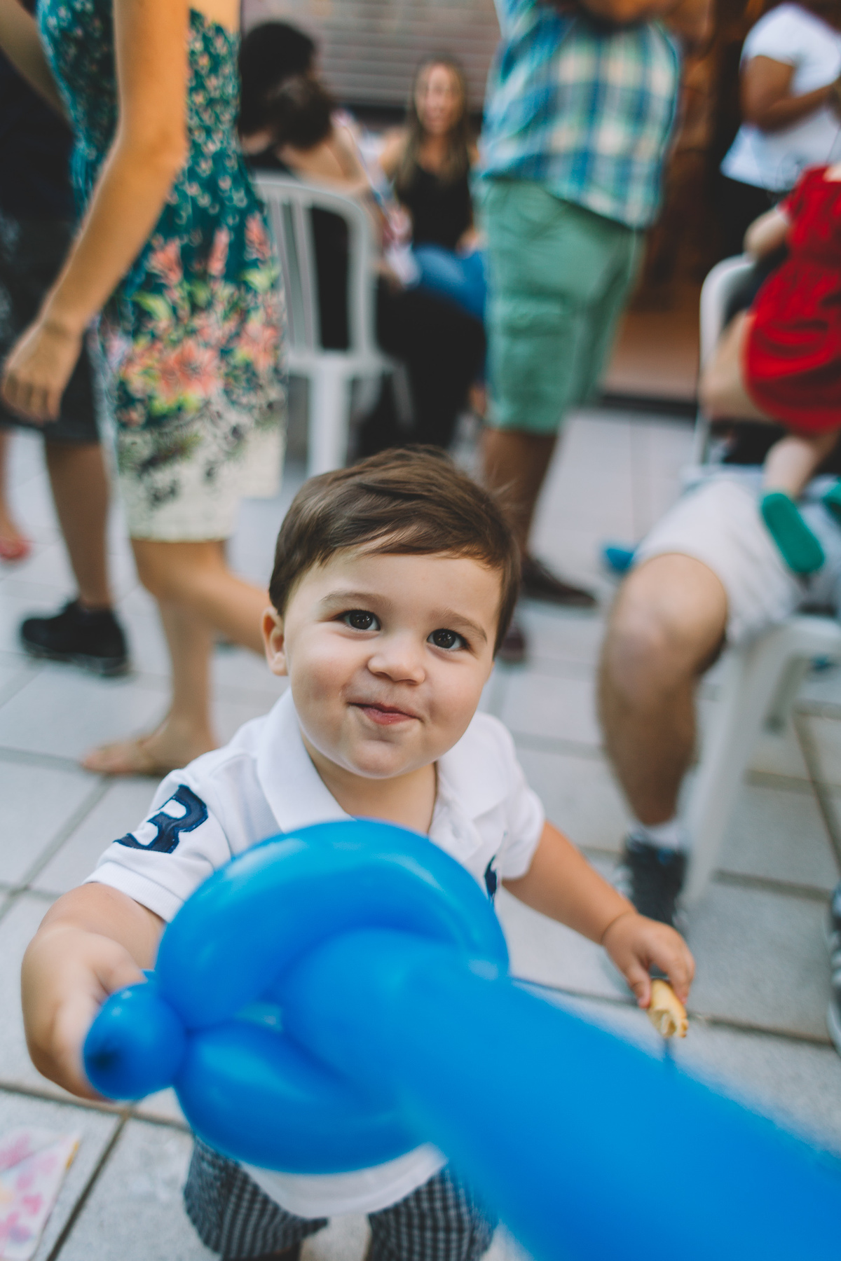 Menino lindo sorrindo