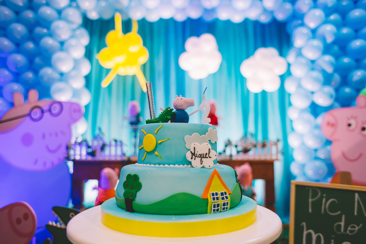 Bolo com o tema Peppa Pig