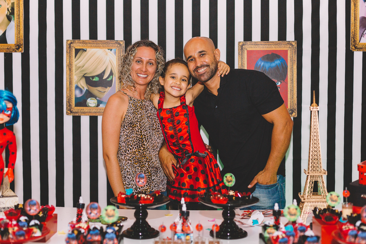 Foto da aniversariante Alive com os pais