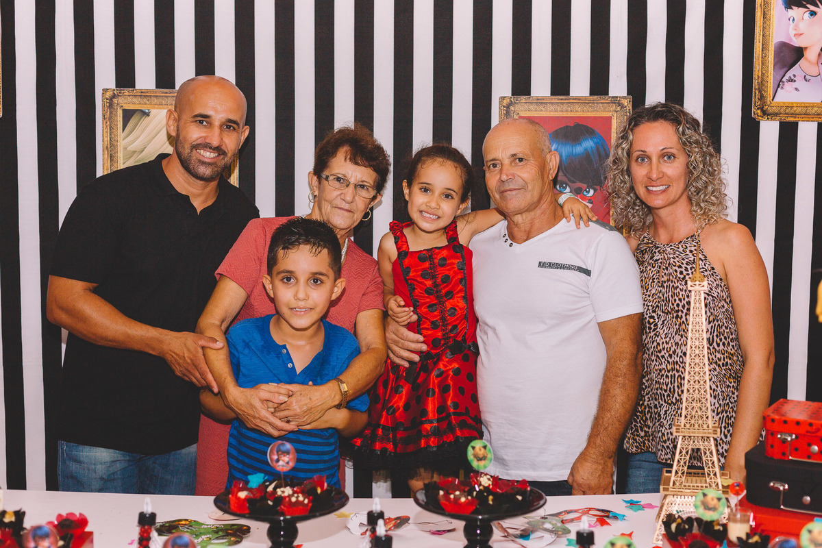 Foto da família com os avós