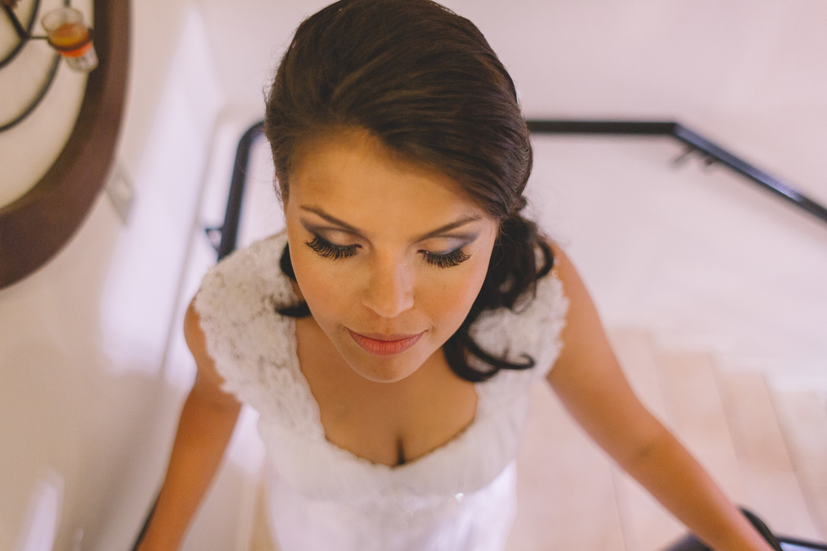 detalhes da maquiagem da noiva
