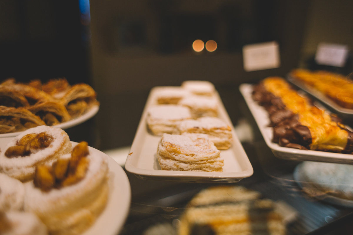 foto do folheado no buffet da janta do casamento