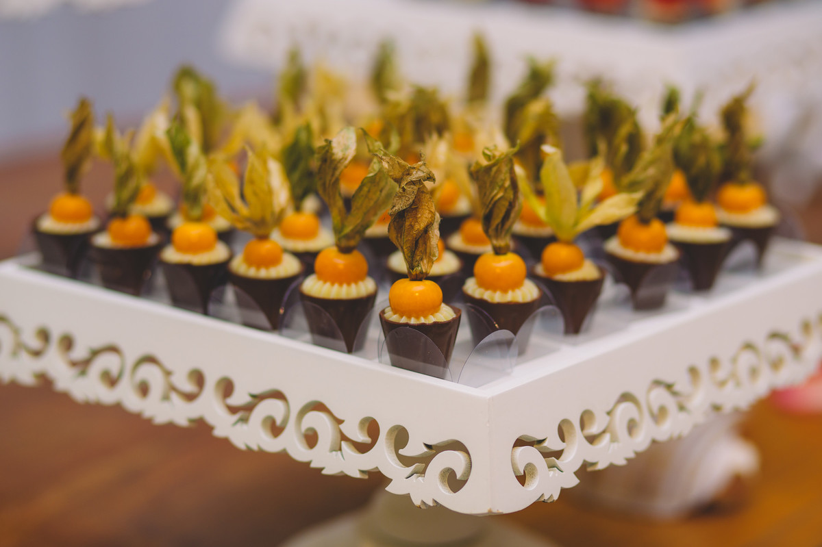 Docinhos de casamento com frutas