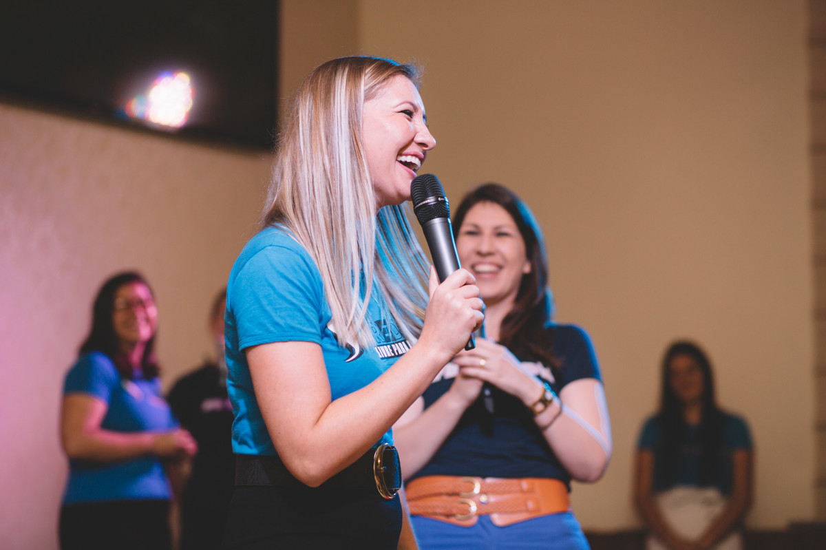 Apresentadoras do programa sorrindo