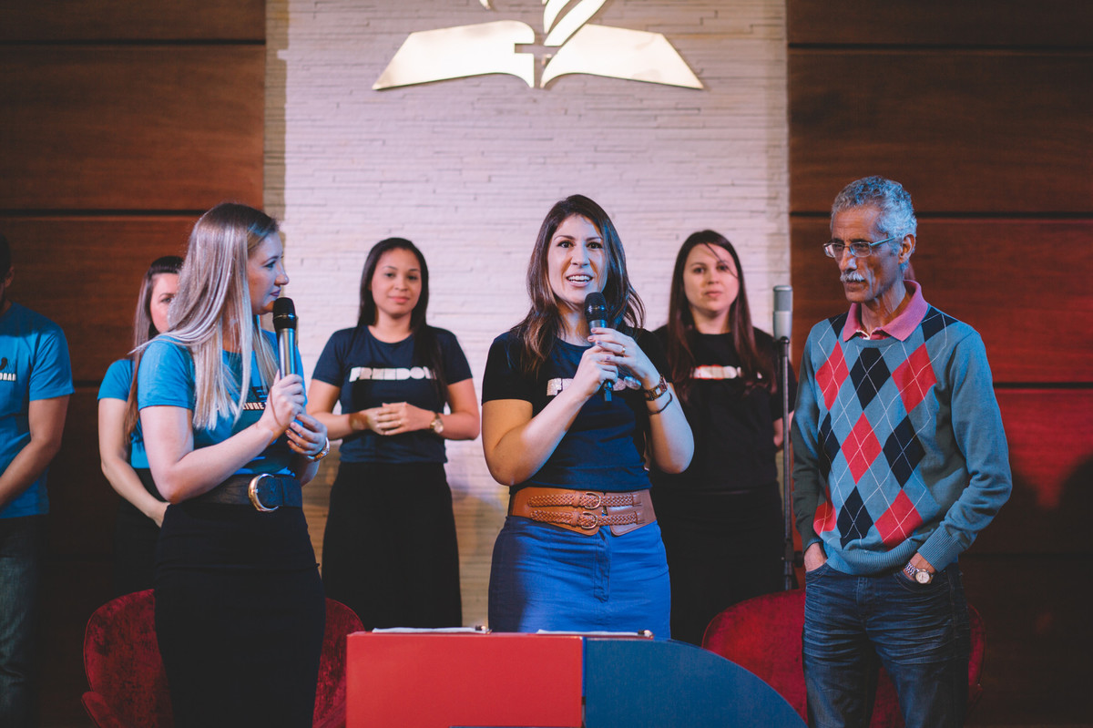 Apresentando o louvor na igreja