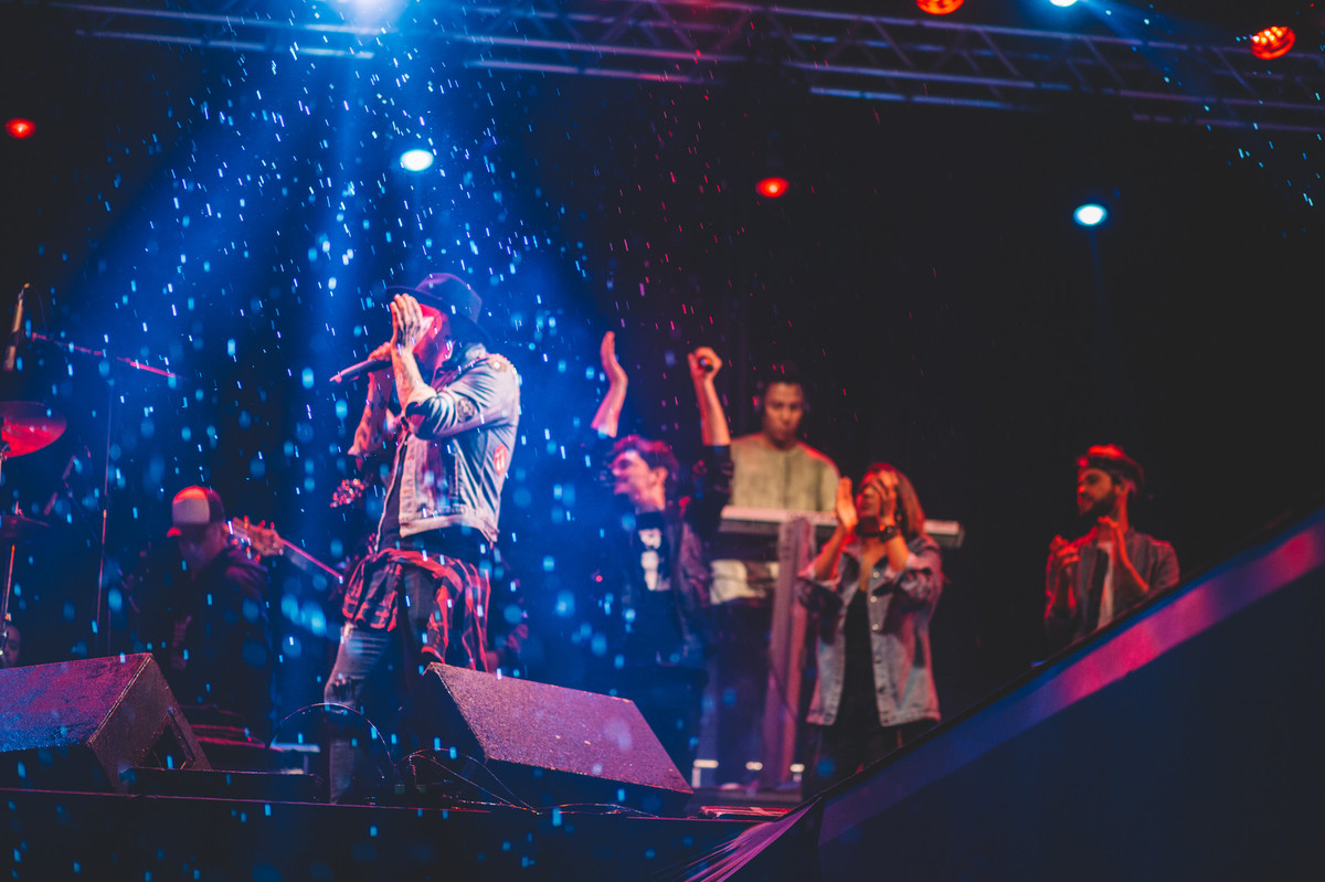 Show gospel com muita chuva