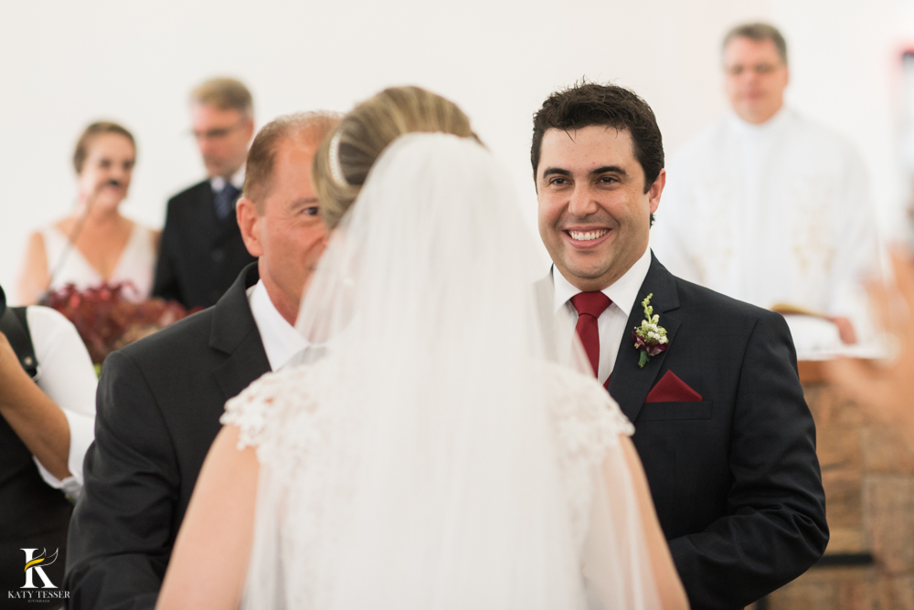 casamento-de-dia-tatiane-fernando-noivo-noiva-vestido-bouquet-making-of-cerimonia-festa