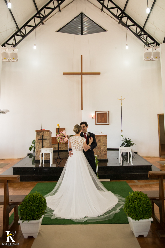 casamento-de-dia-tatiane-fernando-noivo-noiva-vestido-bouquet-making-of-cerimonia-festa