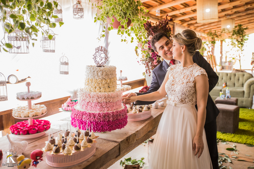 casamento-de-dia-tatiane-fernando-noivo-noiva-vestido-bouquet-making-of-cerimonia-festa