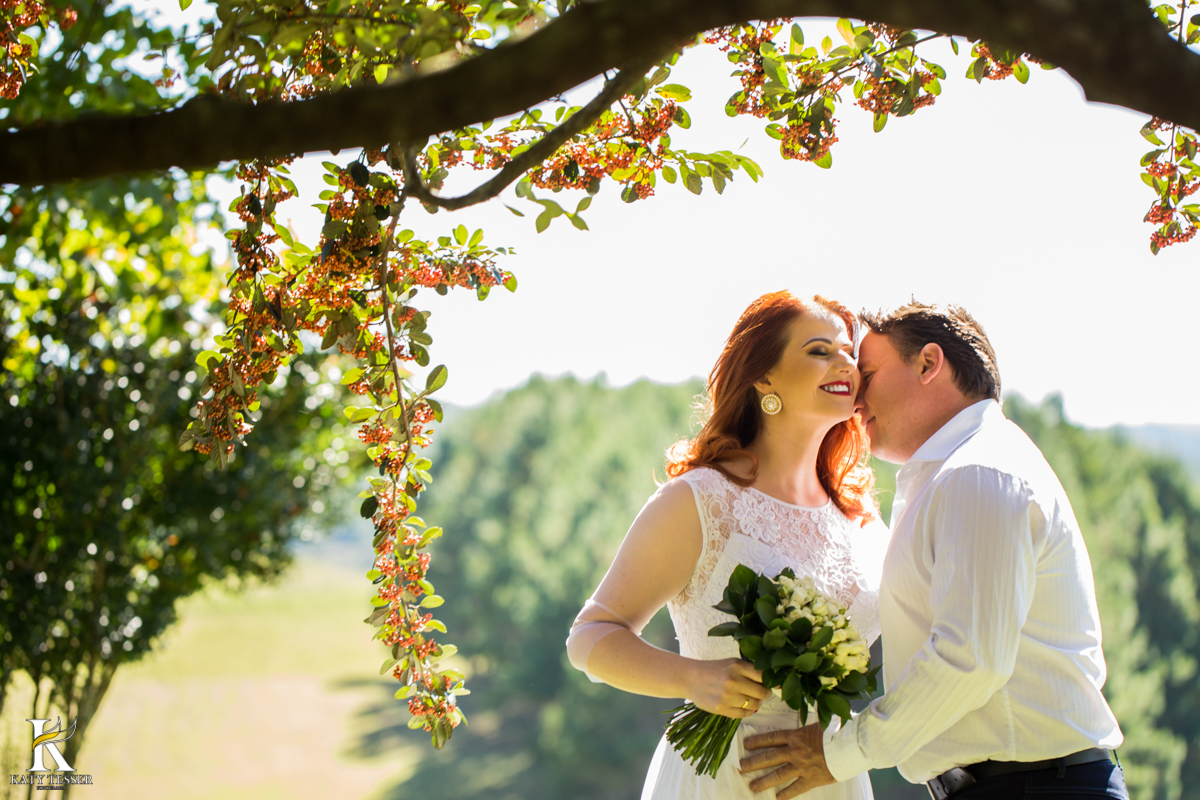 Ensaio pré casamento do casal Ilenir e Alexsandro na vinícola Vilagio Grando em Santa Catarina pela fotógrafa Katy Tesser