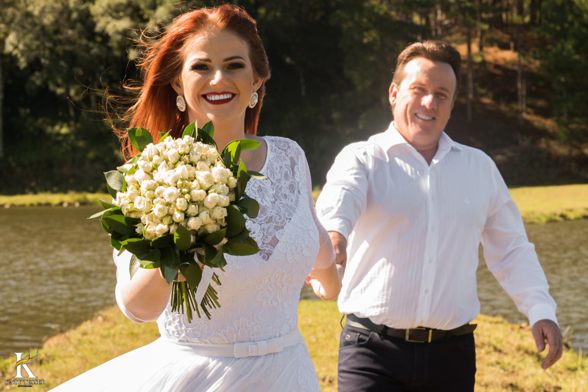 Ensaio pré casamento do casal Ilenir e Alexsandro na vinícola Vilagio Grando em Santa Catarina pela fotógrafa Katy Tesser