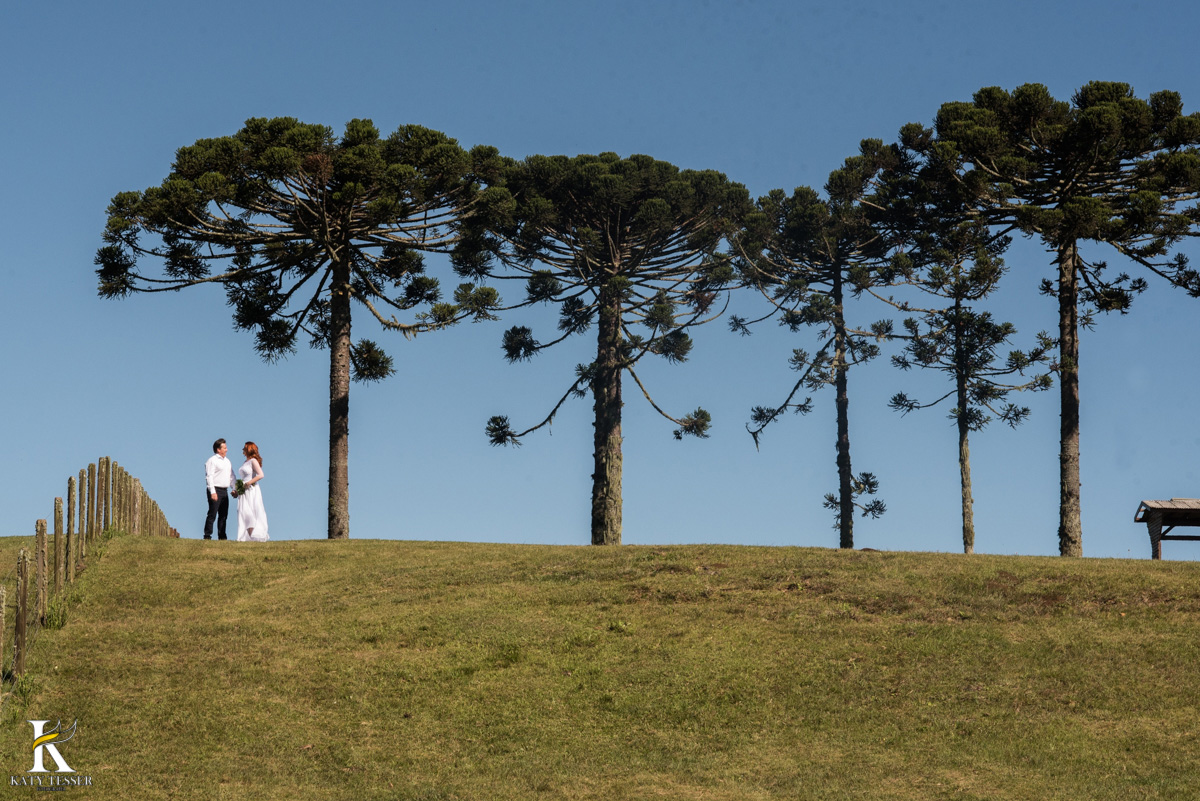 Ensaio pré casamento do casal Ilenir e Alexsandro na vinícola Vilagio Grando em Santa Catarina pela fotógrafa Katy Tesser