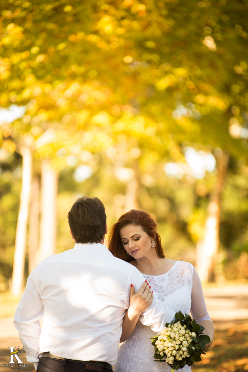 Ensaio pré casamento do casal Ilenir e Alexsandro na vinícola Vilagio Grando em Santa Catarina pela fotógrafa Katy Tesser