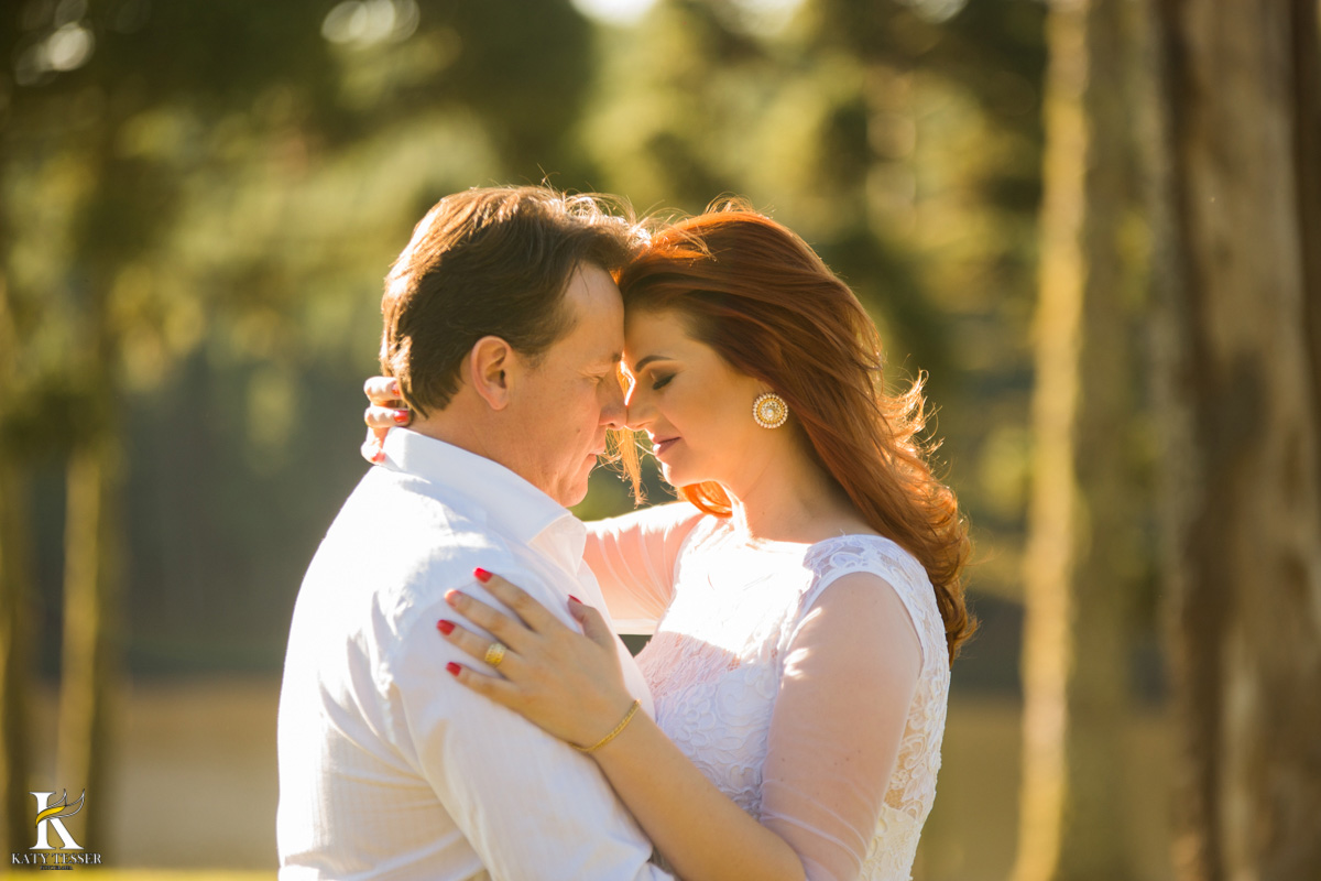 Ensaio pré casamento do casal Ilenir e Alexsandro na vinícola Vilagio Grando em Santa Catarina pela fotógrafa Katy Tesser