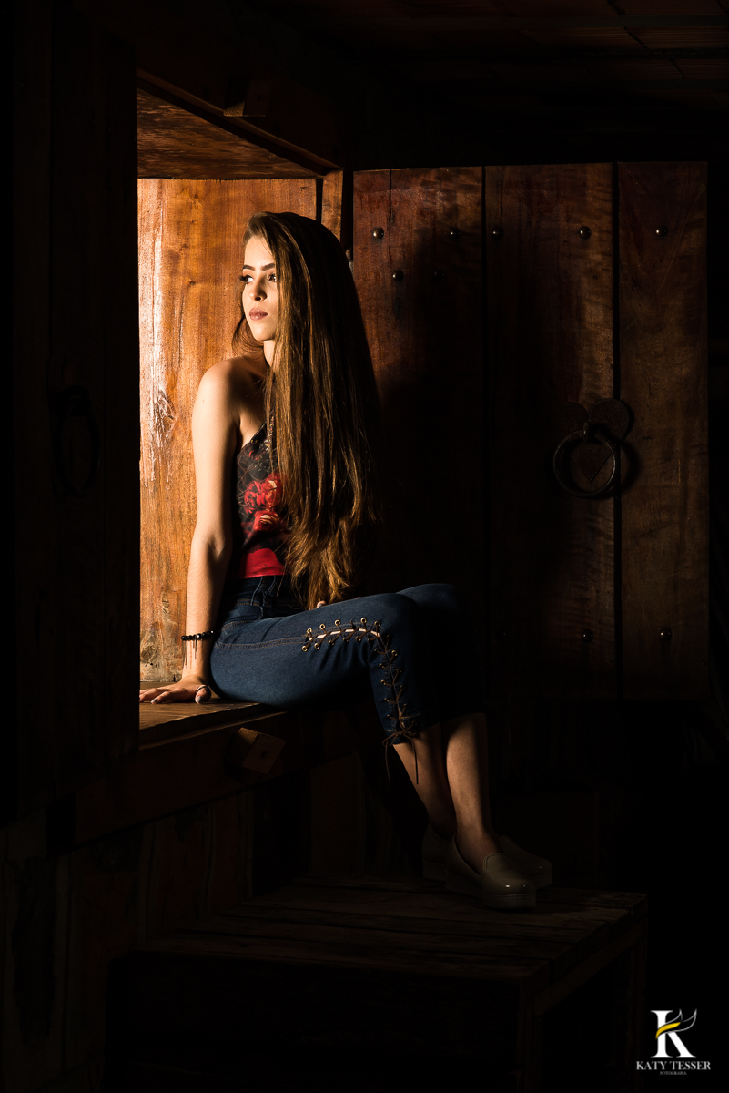 book de 15 anos da Pietra, sessão de fotos externas no piquete San Rafael em coronel vivida, Parana pela fotógrafa Katy Tesser