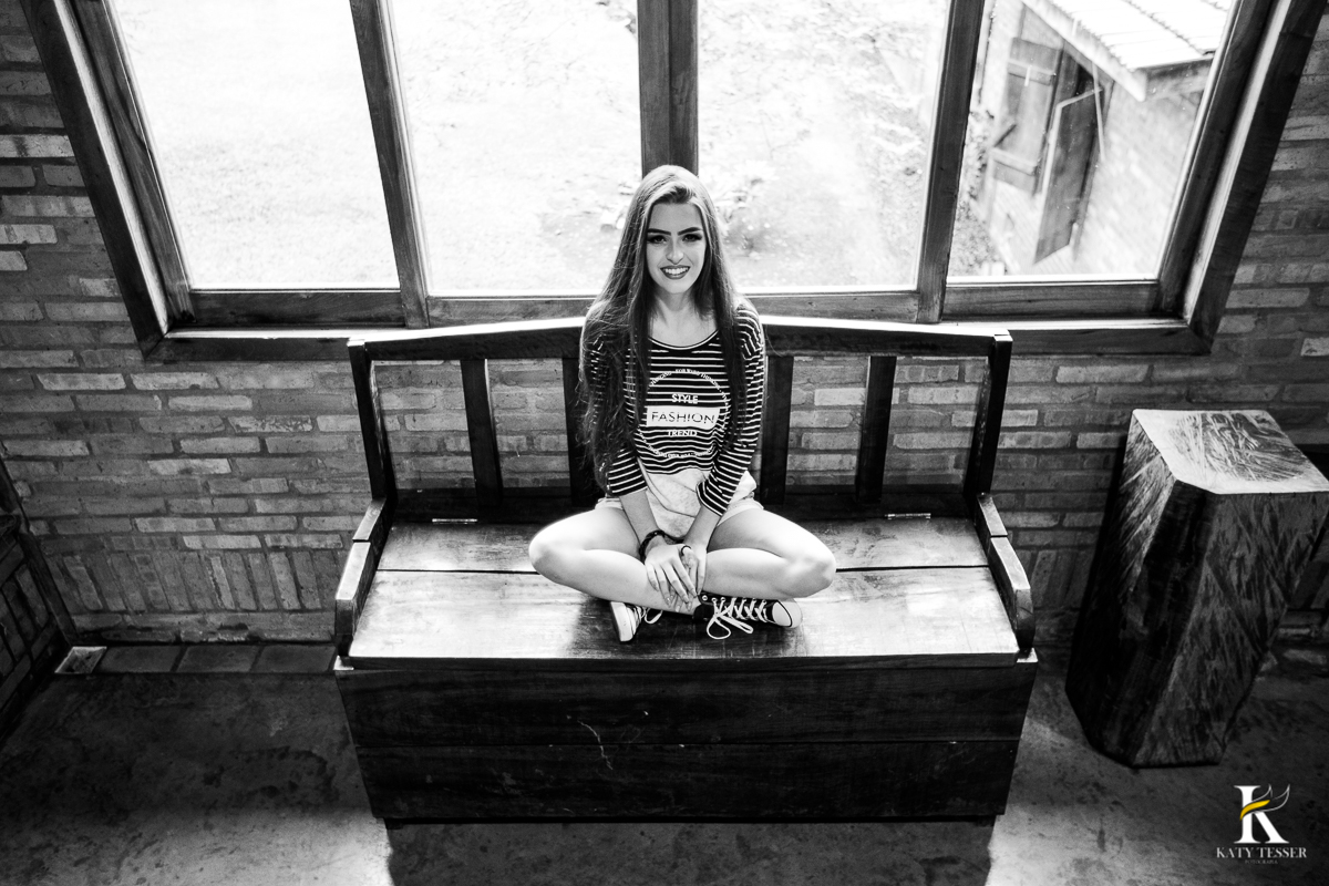 book de 15 anos da Pietra, sessão de fotos externas no piquete San Rafael em coronel vivida, Parana pela fotógrafa Katy Tesser