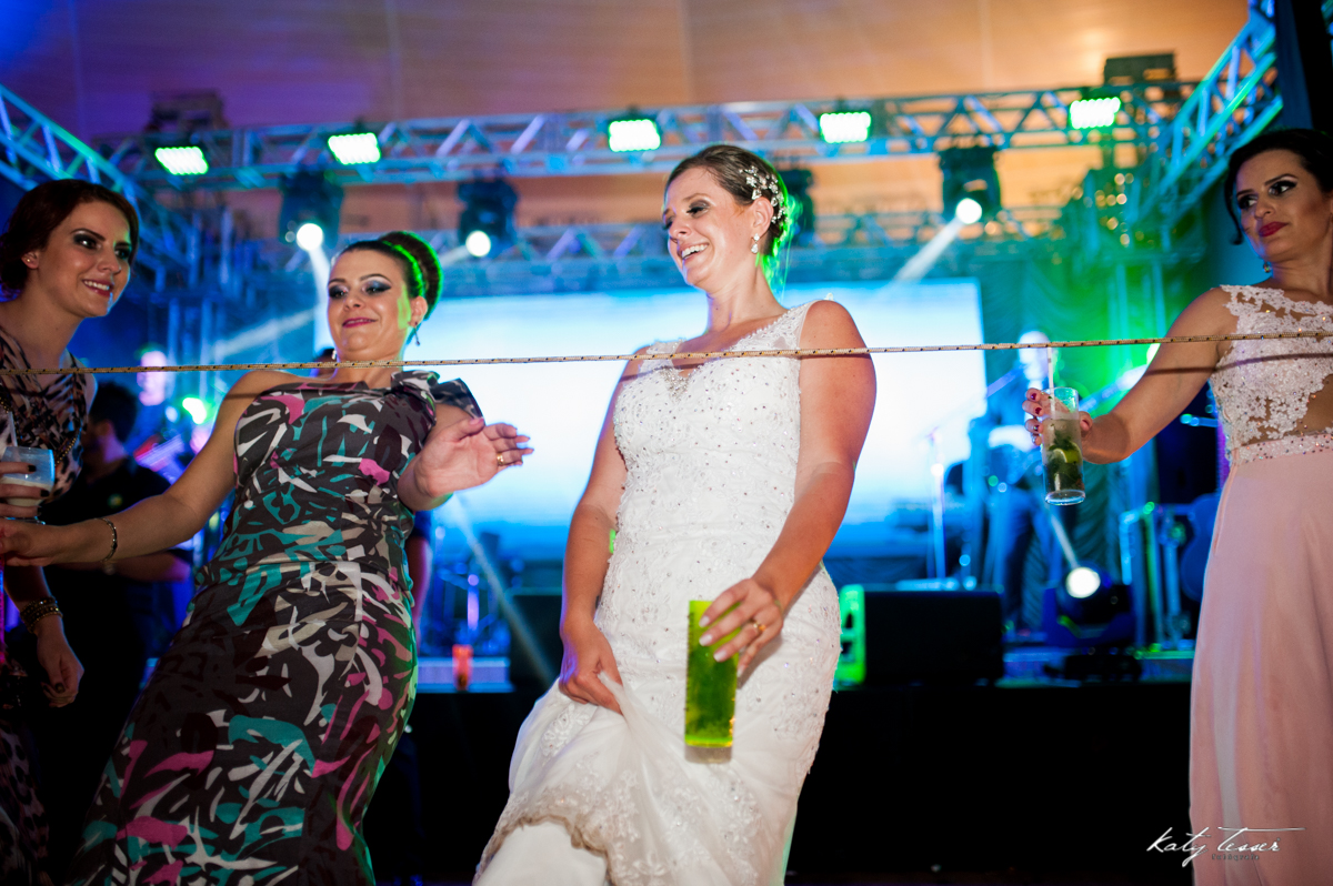 katy tesser,katy tesser fotografa,katy tesser fotografia,katy tesser fotografo de casamento,katy tesser fotografa de casamento,casamento de dia,wedding,casamento de dia,pre wedding,e session,trash the dress,fotografo de casamento pato branco,fotografo de 