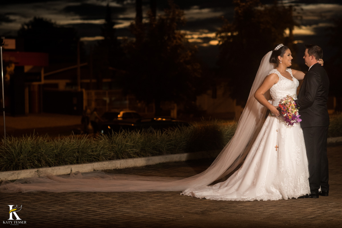 Casamento de vanuelli e Jean aconteceu em quedas do Iguaçu, paraná registrado pela fotógrafo Katy Tesser, os noivos fizeram sua sessão de fotos de casal