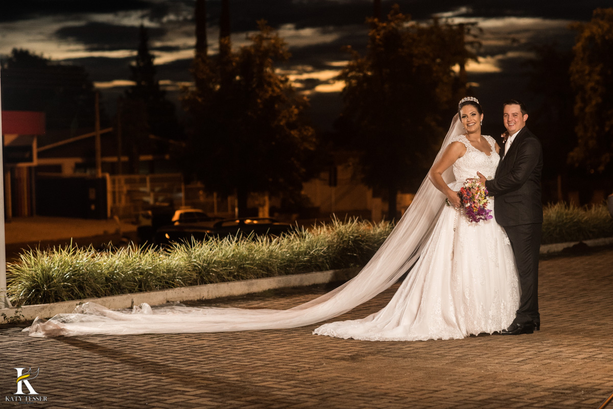 Casamento de vanuelli e Jean aconteceu em quedas do Iguaçu, paraná registrado pela fotógrafo Katy Tesser, os noivos fizeram sua sessão de fotos de casal