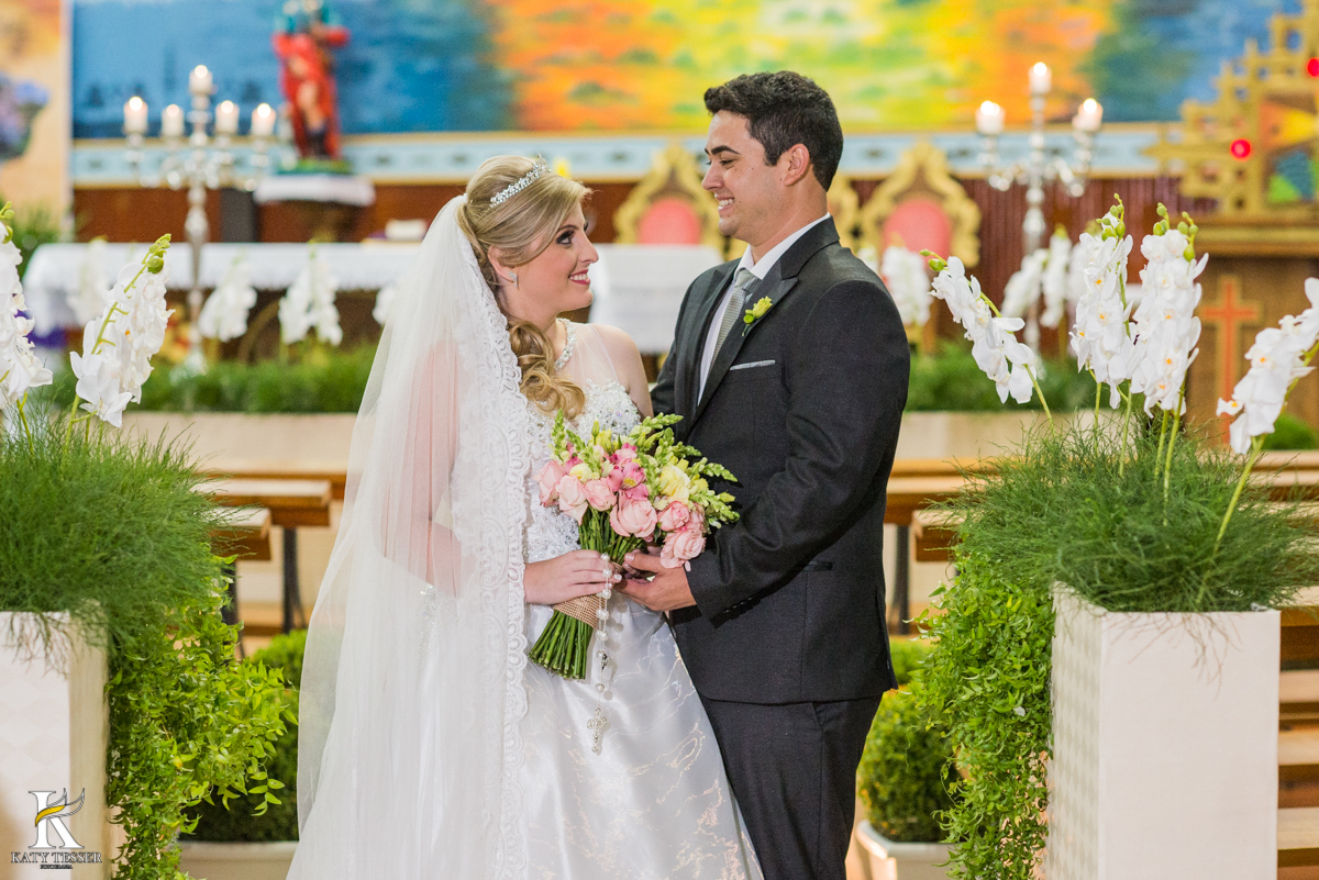 sessão de fotos dos noivos depois da cerimonia de isaias e heloisa em coronel vivida parana fotografo katy tesser