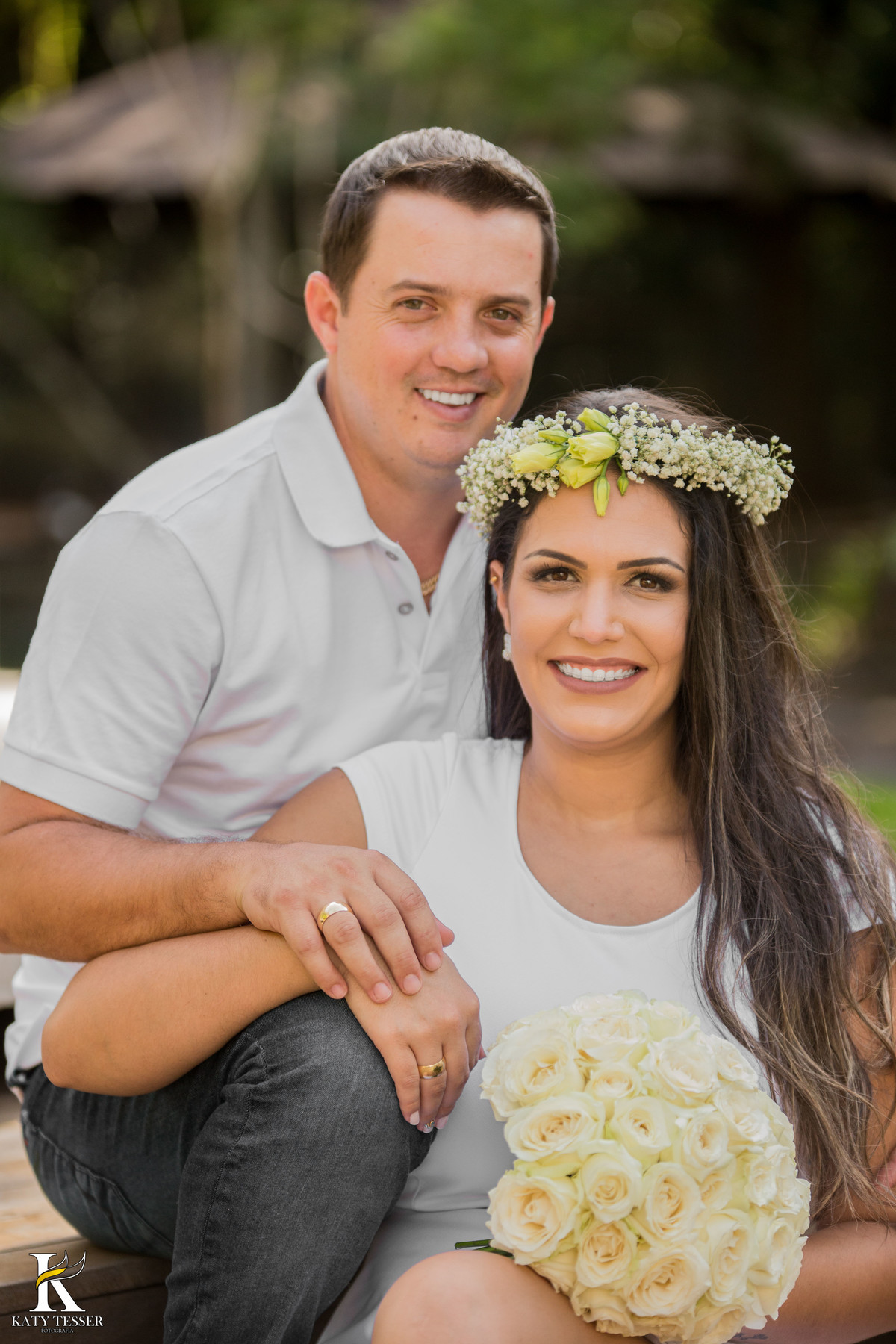 pré casamento de Vanuelli e Jean, no urio park em marmeleiro onde o casal usou varias roupas, vestido de noiva, coroa de flores e bouquet, e a fotografa katy tesser fez esse momento antes do casamento