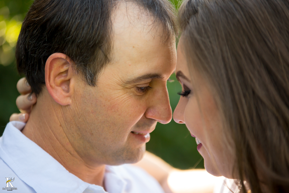 Sessão pre casamento de viviane e arlei realizado em foz do jordão parana dentro do museu natural no viveiro onde as fotos externas ficaram lindas que antecedem o casamento da noiva e do noivo