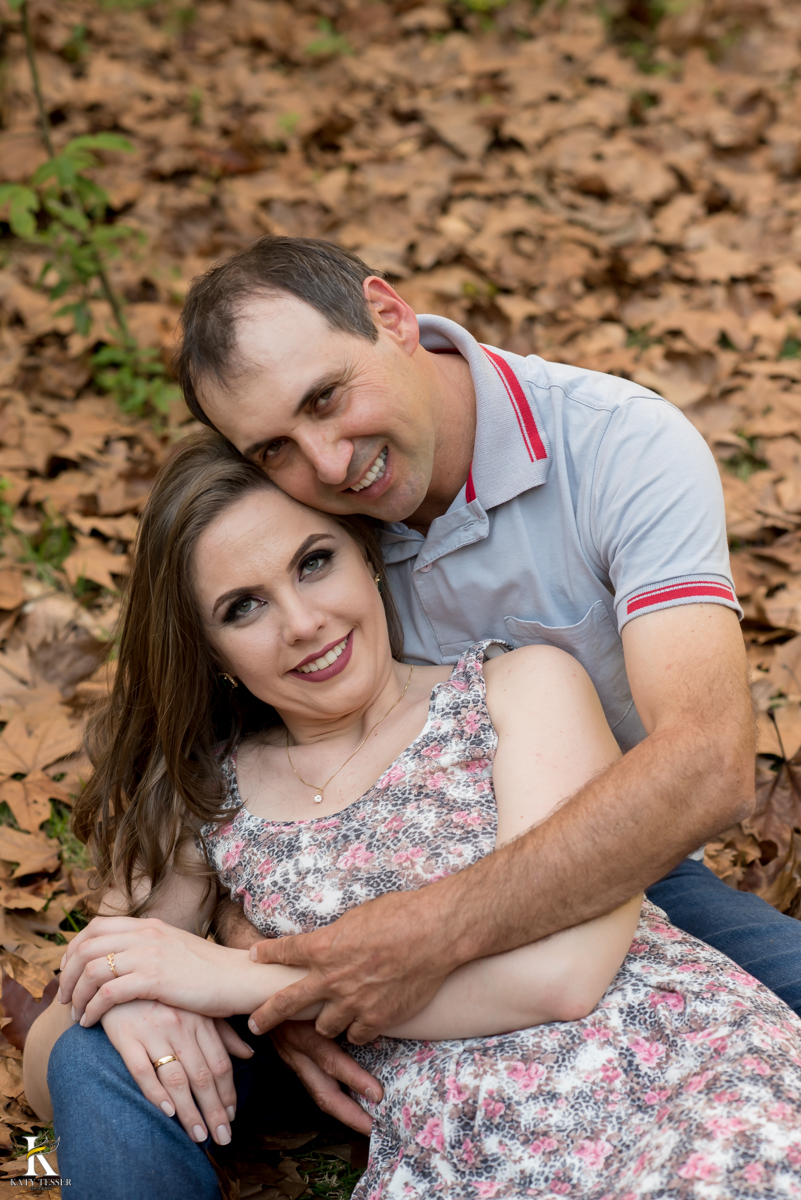 Sessão pre casamento de viviane e arlei realizado em foz do jordão parana dentro do museu natural no viveiro onde as fotos externas ficaram lindas que antecedem o casamento da noiva e do noivo