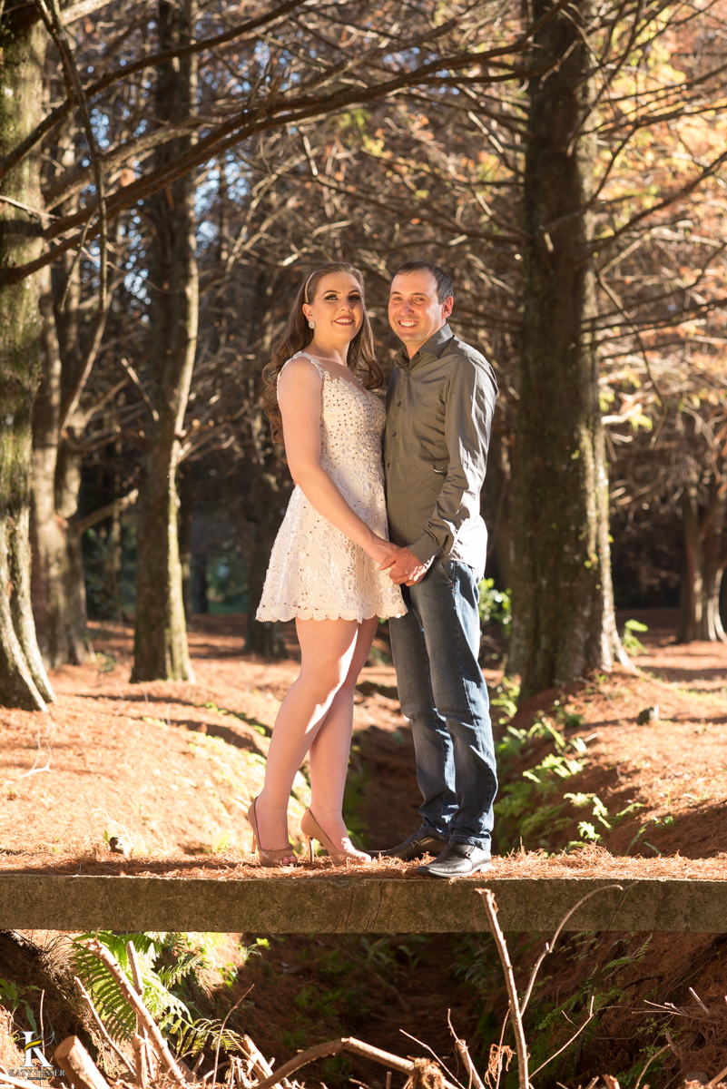 Sessão pre casamento de viviane e arlei realizado em foz do jordão parana dentro do museu natural no viveiro onde as fotos externas ficaram lindas que antecedem o casamento da noiva e do noivo