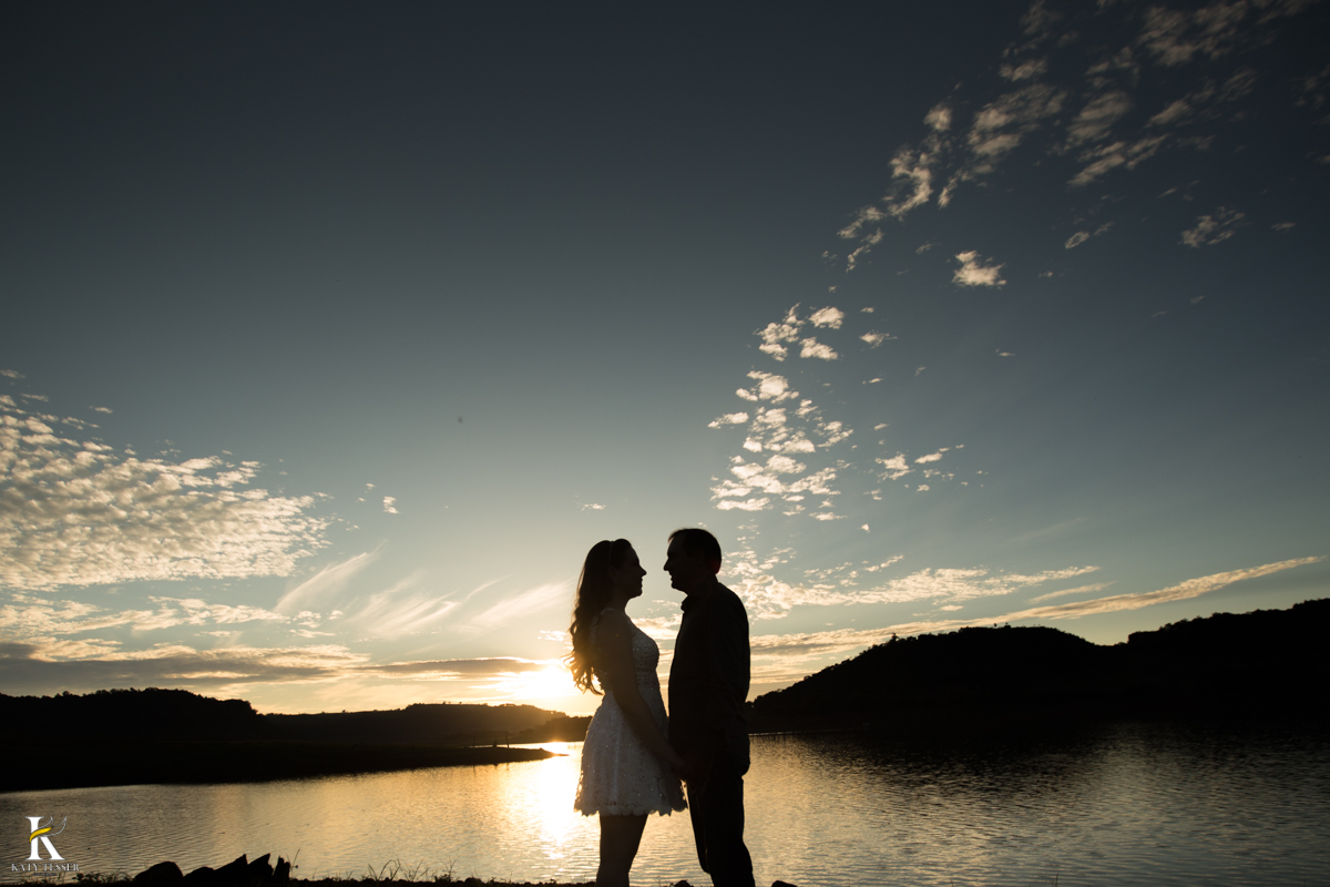 Sessão pre casamento de viviane e arlei realizado em foz do jordão parana dentro do museu natural no viveiro onde as fotos externas ficaram lindas que antecedem o casamento da noiva e do noivo