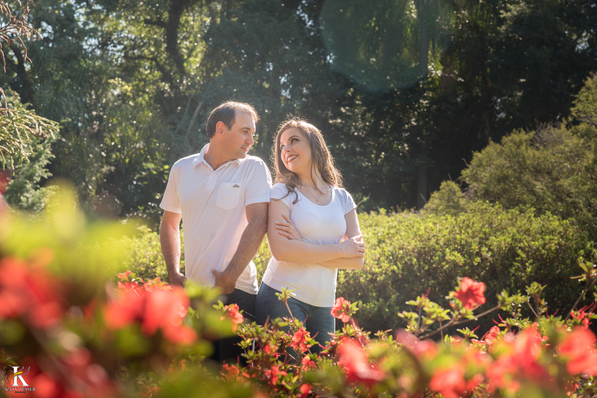 Sessão pre casamento de viviane e arlei realizado em foz do jordão parana dentro do museu natural no viveiro onde as fotos externas ficaram lindas que antecedem o casamento da noiva e do noivo