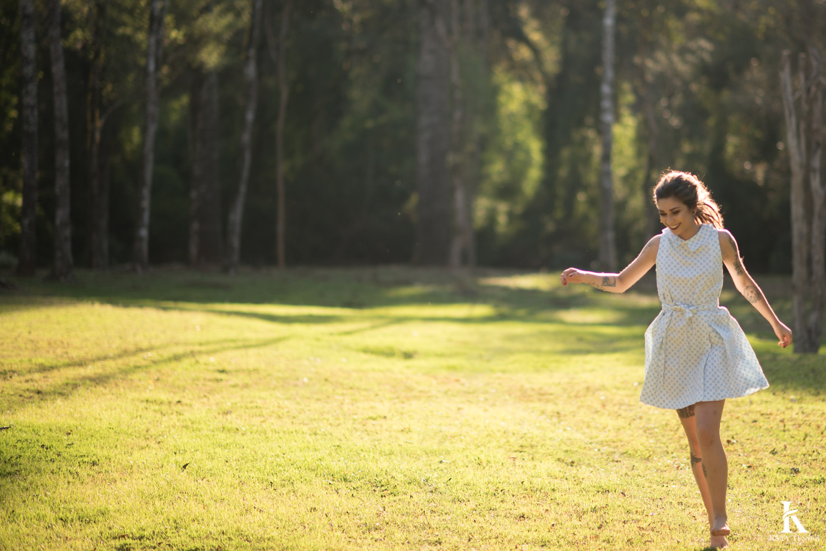 fotos sensuais externas de debora oliveira com cama ao ar livre a modelo tatuada nua pela fotografa katy tesser em chopinzinho parana