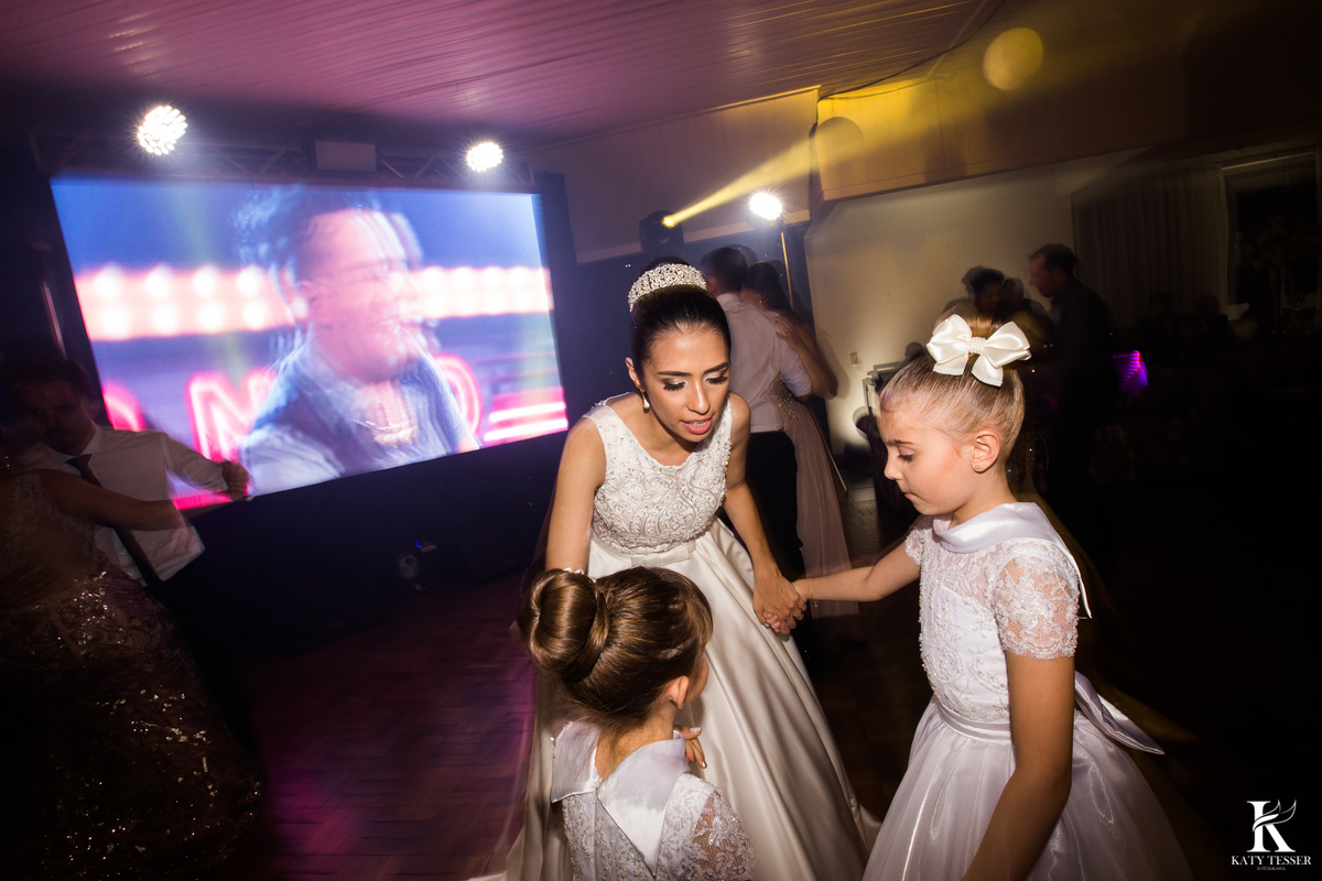 casamento chopinzinho pr katy tesser fotografo parana festa de casamento luz convidados