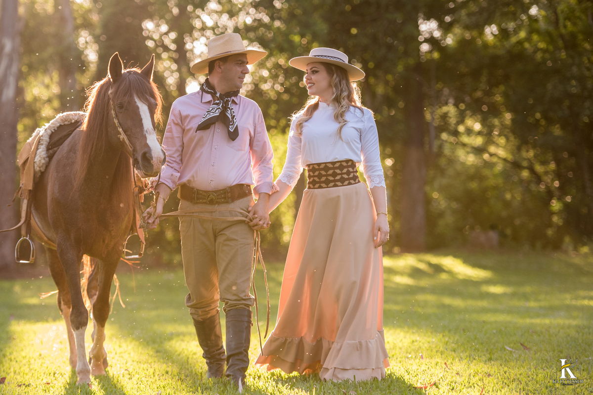 pre casamento cabanha manhare francisco beltrão parana noivos vestidos de gaucho