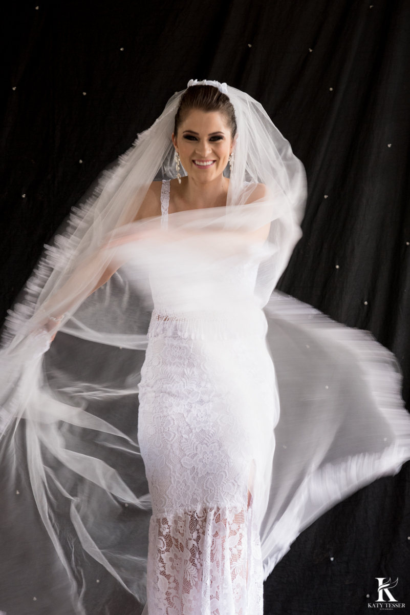 Casamento ao ar livre de dia na cabana manhare em Francisco beltrao parana de Ademir ana Paula as fotos de katy tesser fotografo na sessão de fotos da noiva