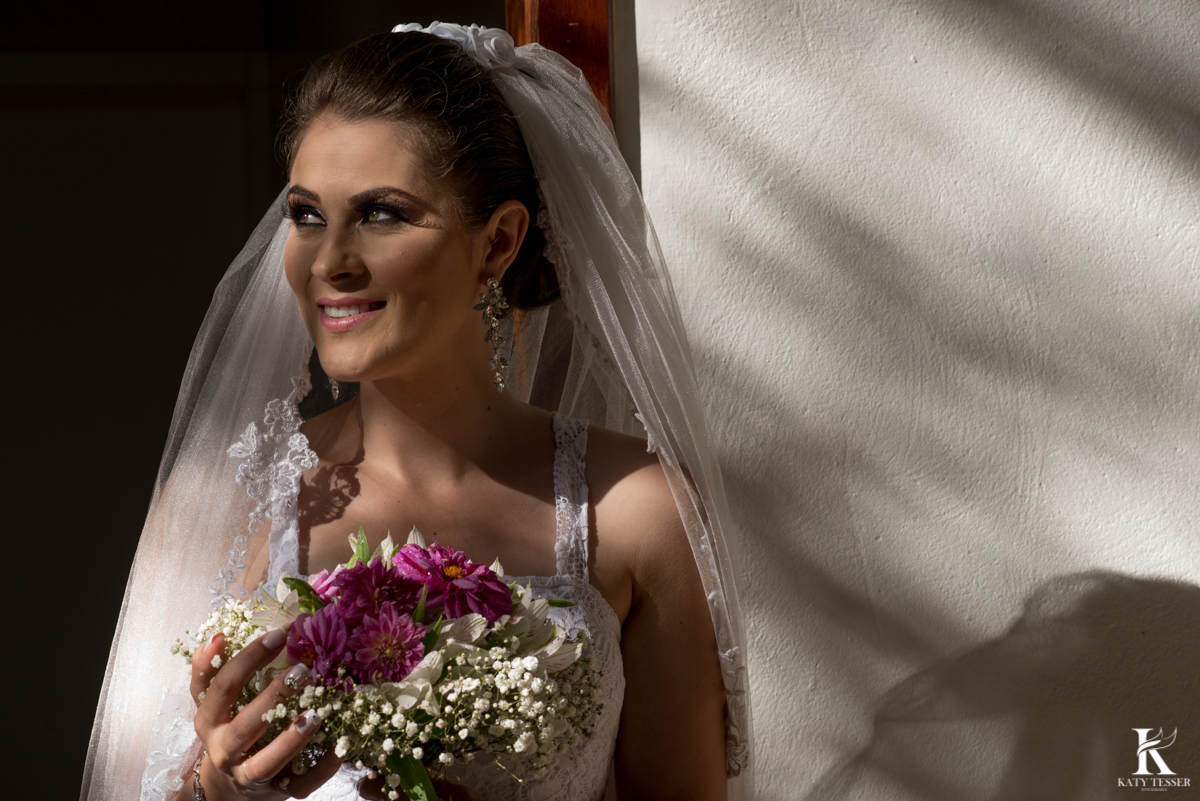 Casamento ao ar livre de dia na cabana manhare em Francisco beltrao parana de Ademir ana Paula as fotos de katy tesser fotografo na sessão de fotos da noiva