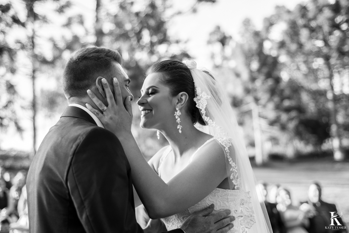 Casamento ao ar livre de dia na cabana manhare em Francisco beltrao parana de Ademir ana Paula as fotos de katy tesser fotografo