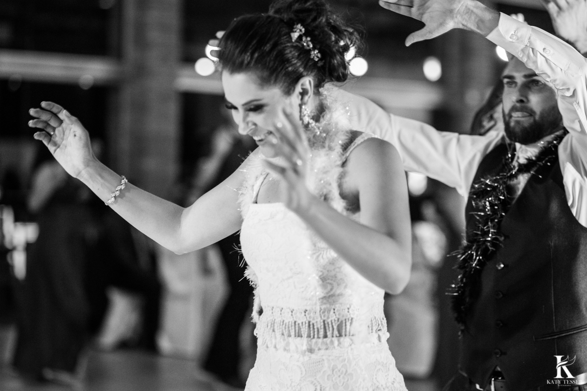 Casamento ao ar livre de dia na cabana manhare em Francisco beltrao parana de Ademir ana Paula as fotos de katy tesser fotografo na festa de casamento