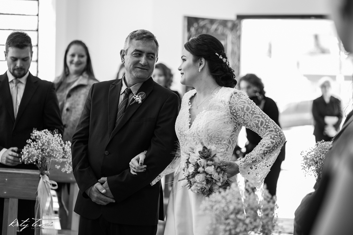 katy tesser,katy tesser fotografa,fotografa de casamento,casamento de dia,wedding,casamento de dia,casamento Mariana e marcos, decoração, buque, vestido de noiva, noivo, terno do noivo, pajens, casamento pato branco, casamento coronel vivida