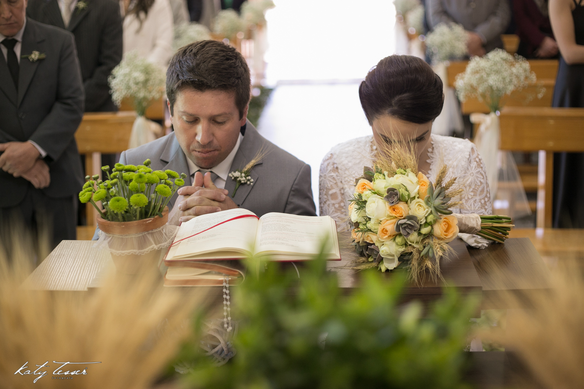 katy tesser,katy tesser fotografa,fotografa de casamento,casamento de dia,wedding,casamento de dia,casamento Mariana e marcos, decoração, buque, vestido de noiva, noivo, terno do noivo, pajens, casamento pato branco, casamento coronel vivida