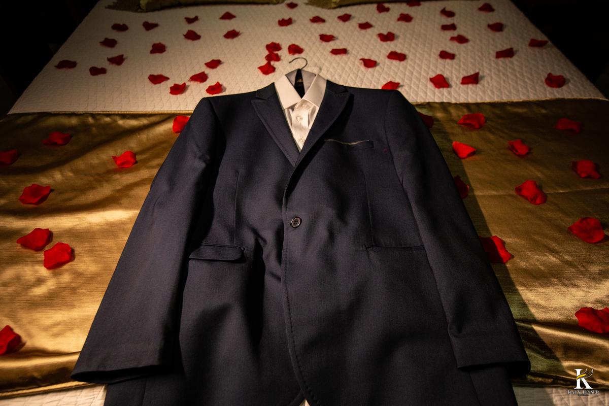 casamento de claudia e tiago na cidade de dois vizinhos parana katy tesser melhor fotografo de casamento making of do noivo com o traje