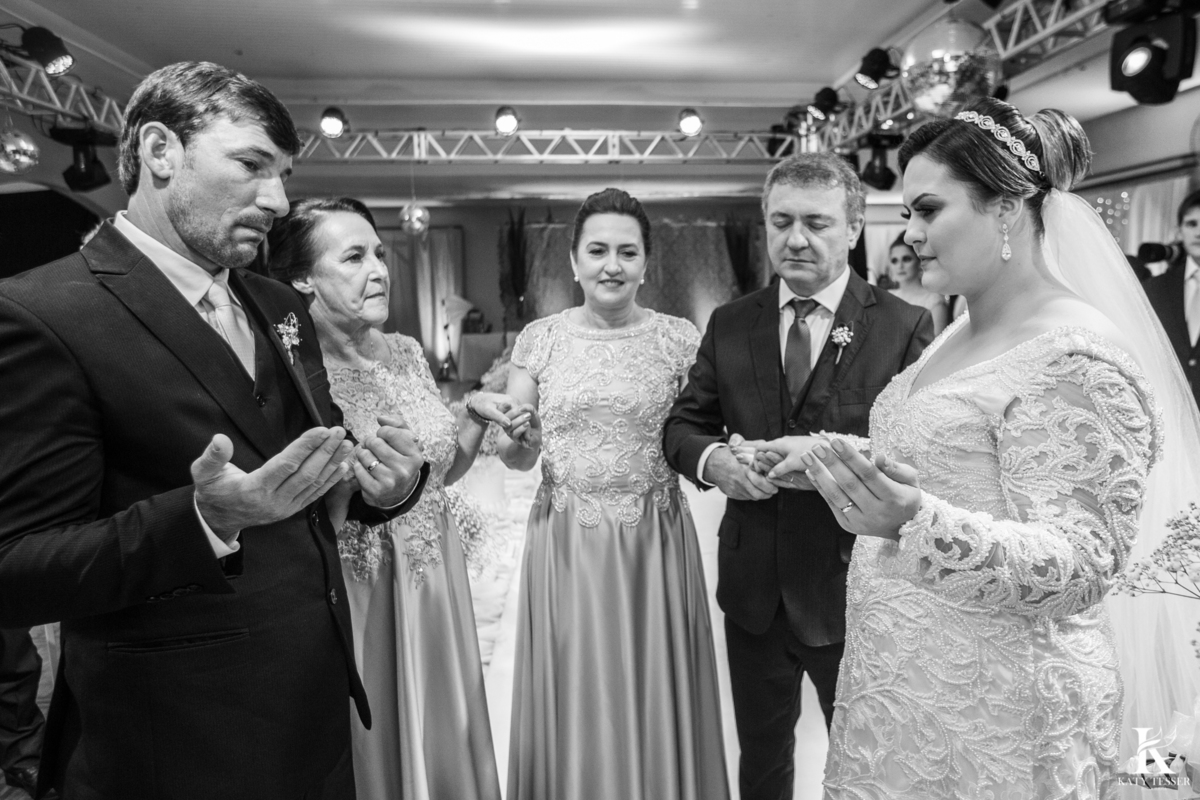 casamento em laranjeiras do sul paraná de carla e fábio com registro fotografico katy tesser fotografo parana mini wedding