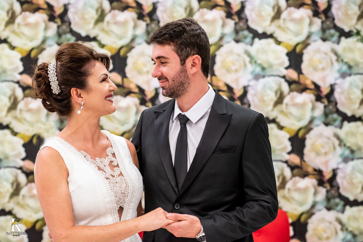 Casamento de tania e Severino em coronel vivida parana segunda união no civil registros katy tesser fotografo melhor do parana fotos da noiva com o filho