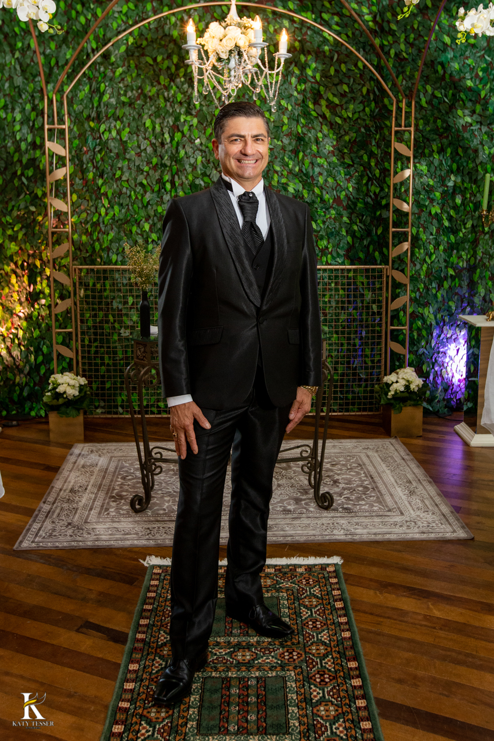 Casamento de tania e Severino em coronel vivida parana segunda união no civil registros katy tesser fotografo melhor do parana sessao de fotos do noivo sozinho