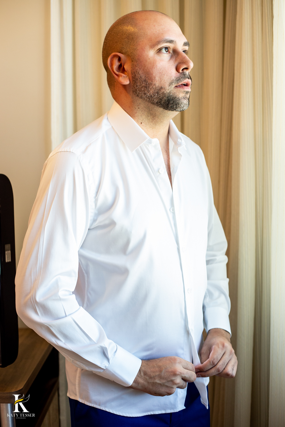 Casamento de Jéssica e tiago making of do noivo em Chopinzinho e making of da noiva a cerimonia foi ao ar livre de dia em coronel vivida com katy tesser fotografa melhor do parana