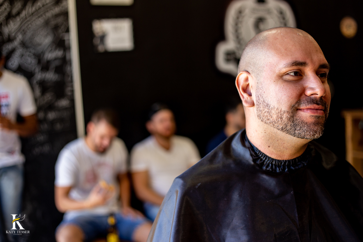 Casamento de Jéssica e tiago making of do noivo em Chopinzinho e making of da noiva a cerimonia foi ao ar livre de dia em coronel vivida com katy tesser fotografa melhor do parana