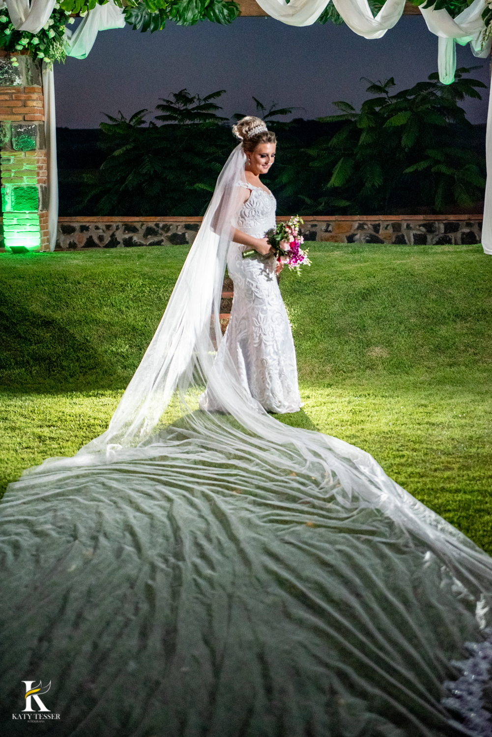 casamento jessica e tiago ao ar livre em coronel vivida katy tesser fotografo melhor do parana sessão de fotos dos noivos