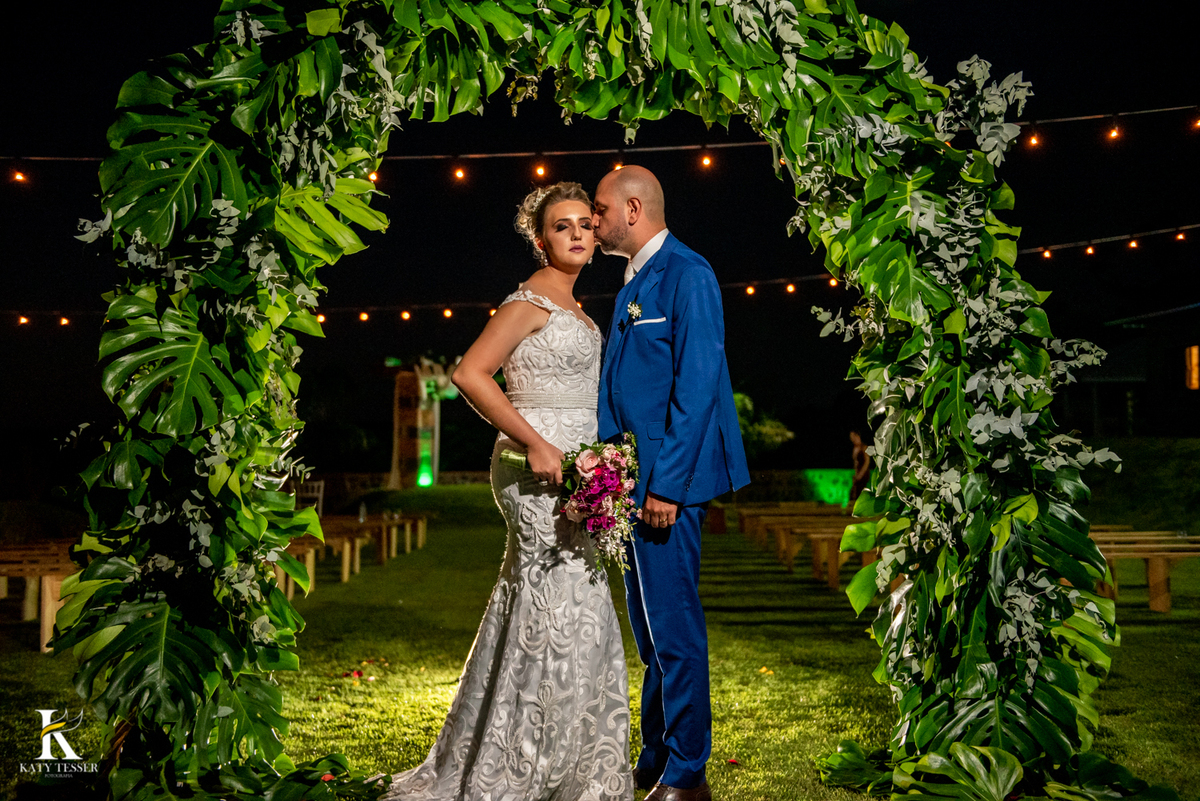 casamento jessica e tiago ao ar livre em coronel vivida katy tesser fotografo melhor do parana sessão de fotos dos noivos